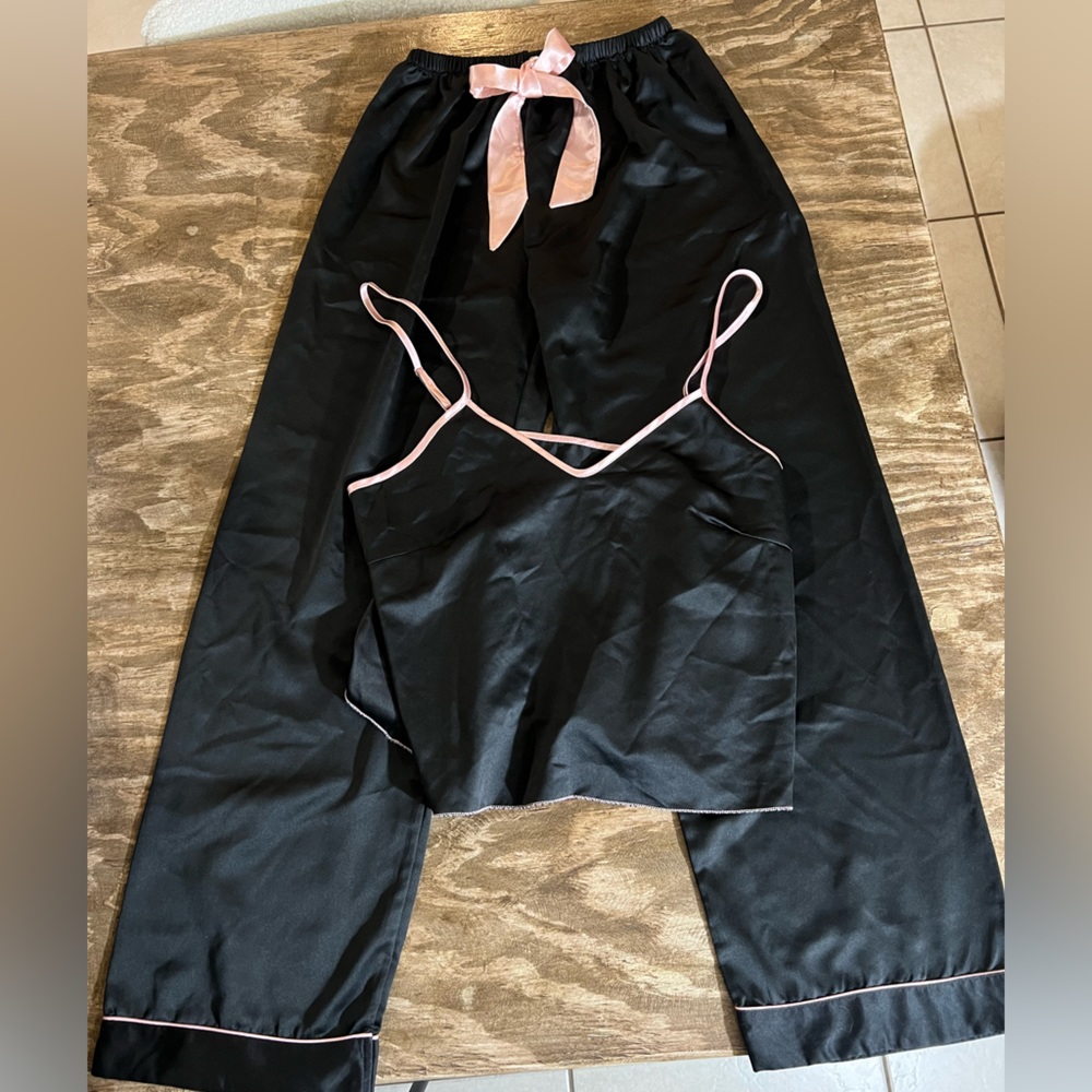 Black and Pink Pijama Set Size M